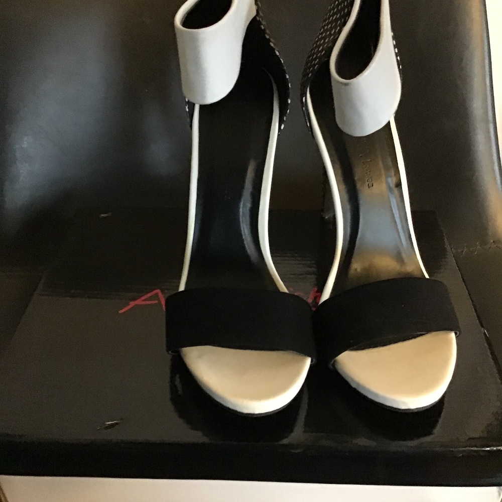 ANNE MICHELLE HEELS/SANDALS
